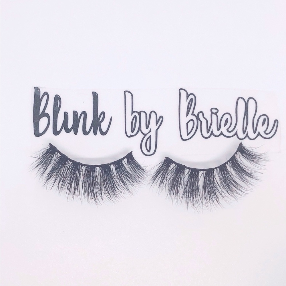 Luxury Mink Lashes - Picture 2 of 5